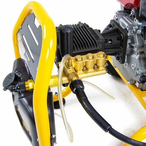 Formula Wolf 500 Petrol Pressure Washer & Snow Foam Kit 3 Formula Wolf 500 Petrol Pressure Washer & Snow Foam Kit - Image 3
